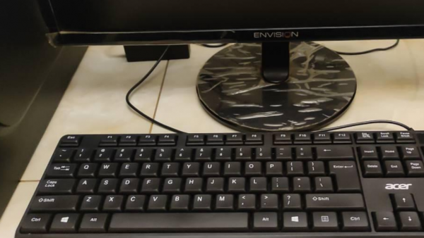 家用99成新大品牌电脑显示器音箱新鼠标一套 家用99成新大品牌电脑显示器音箱新鼠标一套