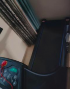 跑步机已买五年。用的次数丶10次上下！