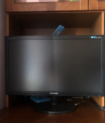 24寸三星电脑显示器